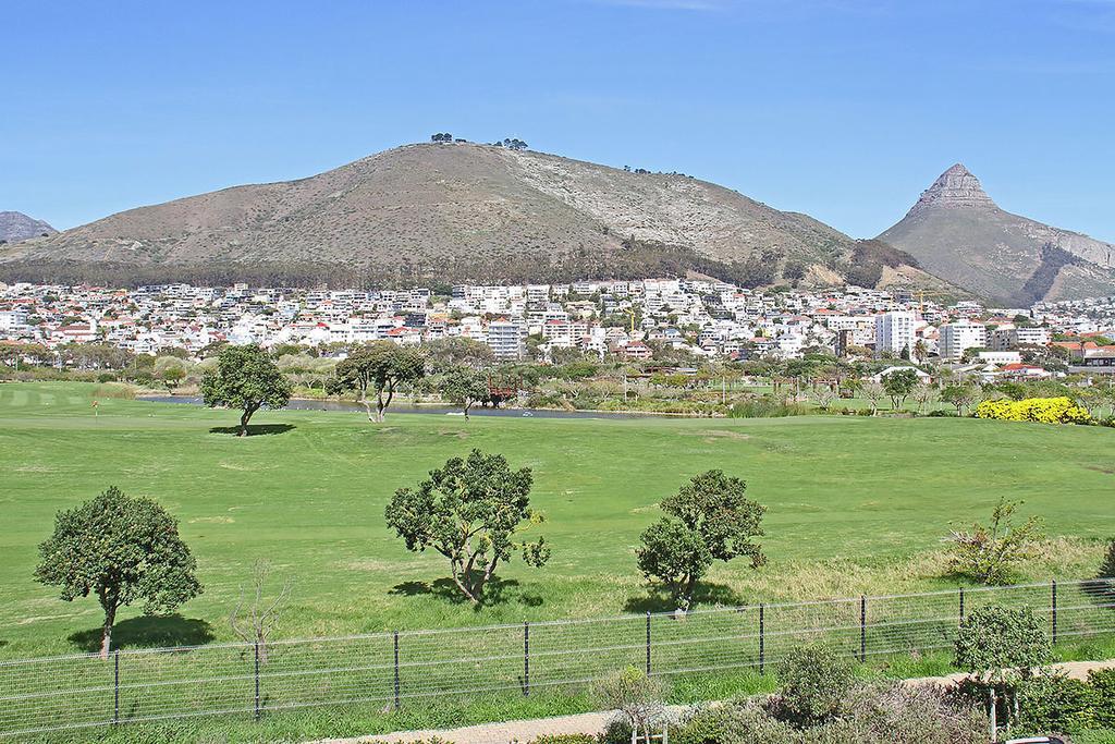 Vredenhof Self Catering Apartment Cape Town Eksteriør bilde